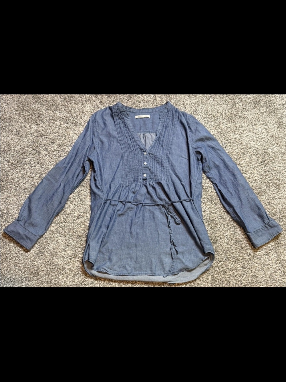 Old Navy Denim-Style Blue V-Neck Pintuck Tunic